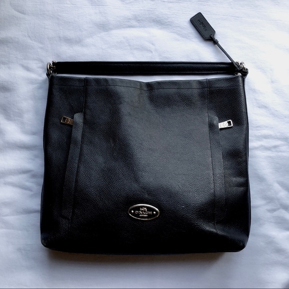 Coach Handbags - Black Coach Purse w/ Cream protectant bag